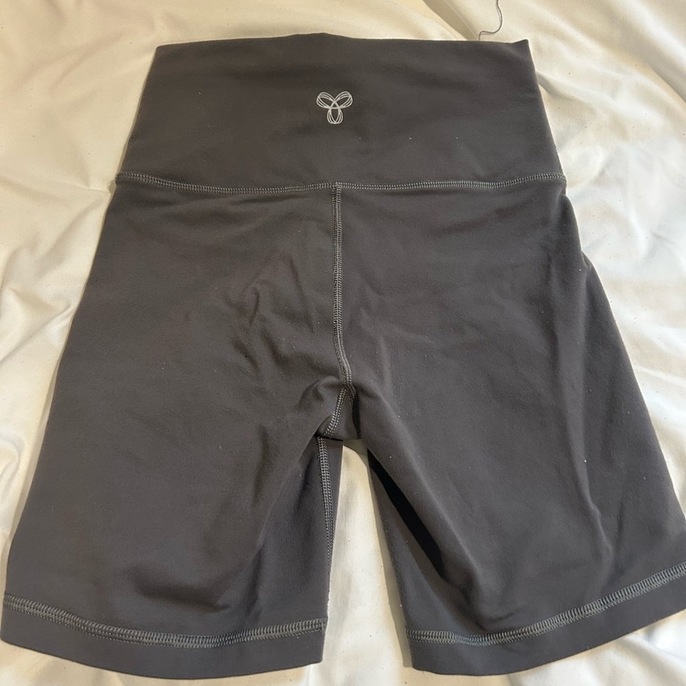Aritzia Black High-Waist Biker Shorts with Reflective Logo